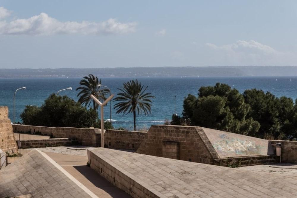 Townhouse In Palma 300 Mts To The * Palma de Mallorca